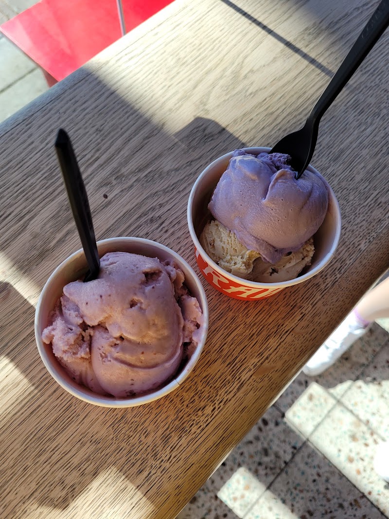 Salt & Straw - 1357 Abbot Kinney Blvd, Los Angeles | Corner
