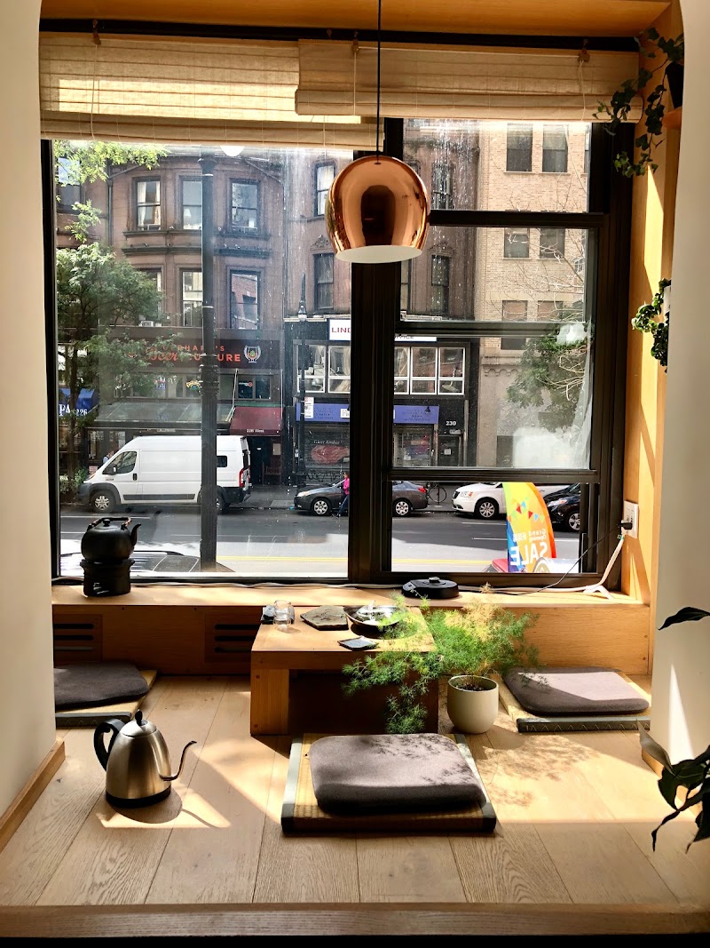 FLOATING MOUNTAIN Tea House |2nd FLOOR| • café