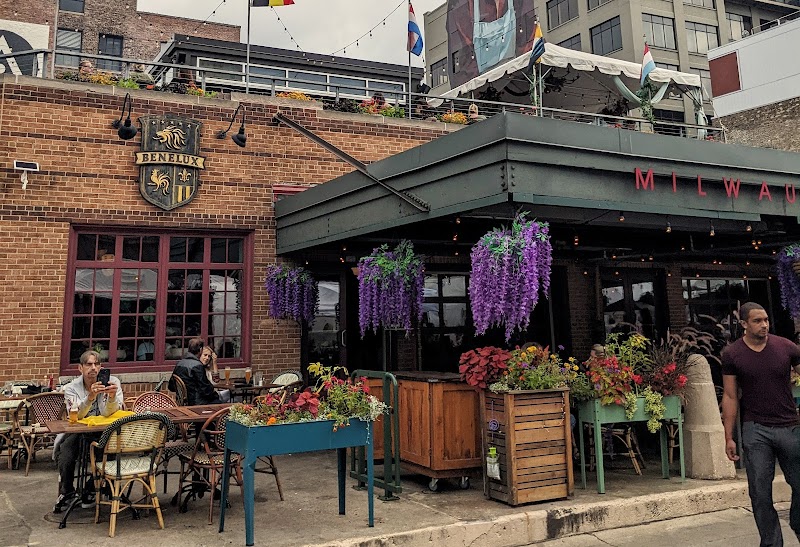 Café Benelux - 346 N Broadway, Milwaukee | Corner