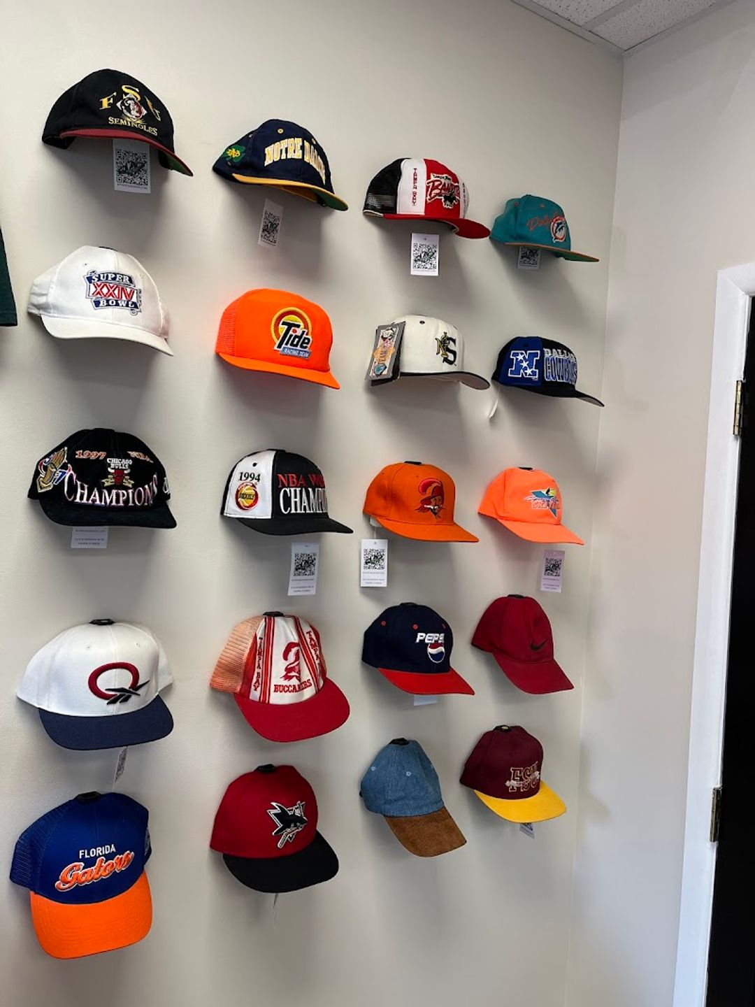 Kyvintage Apparel Store - 3612 S Dale Mabry Hwy, Tampa | Corner