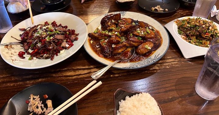 うぉんそる Xun Yu Si Kao 寻鱼私烤 - 140 N 10th St, Philadelphia | Corner
