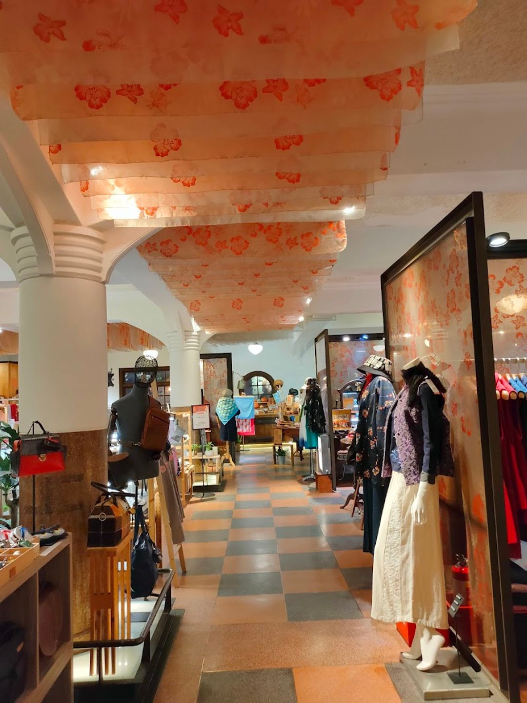 Hayashi Department Store - No. 63號, Section 2, Zhongyi Rd | Corner