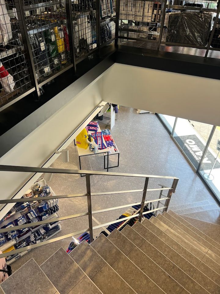 SOCCER SHOP KAMO Shinjuku Store - 新東京ビルディング 1-2F, 1-chōme
