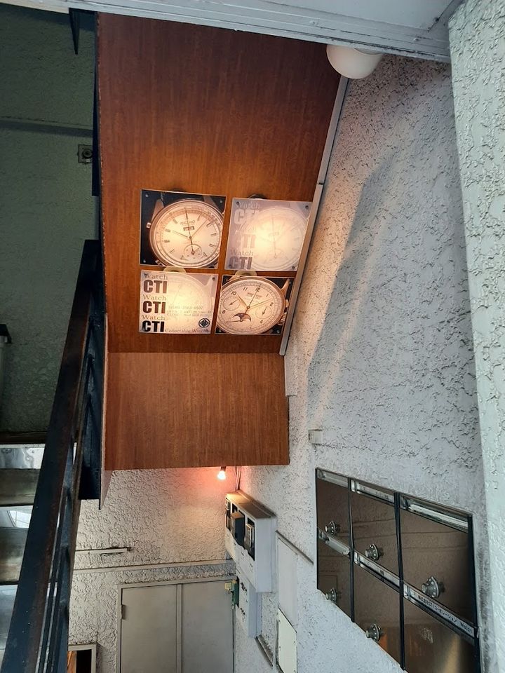 Watch CTI - HOLON-GINZAⅢ B1F, Chuo City | Corner