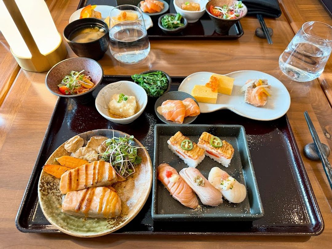 Minami Toronto - 225 King St W Suite 100, Toronto | Corner