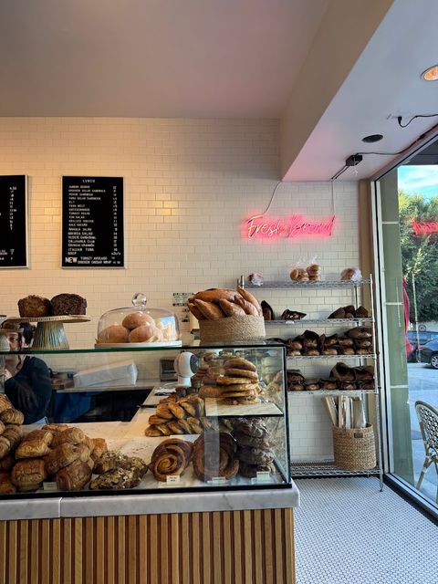 Tartine West Adams - 5335 West Adams Boulevard Unit 104, Los