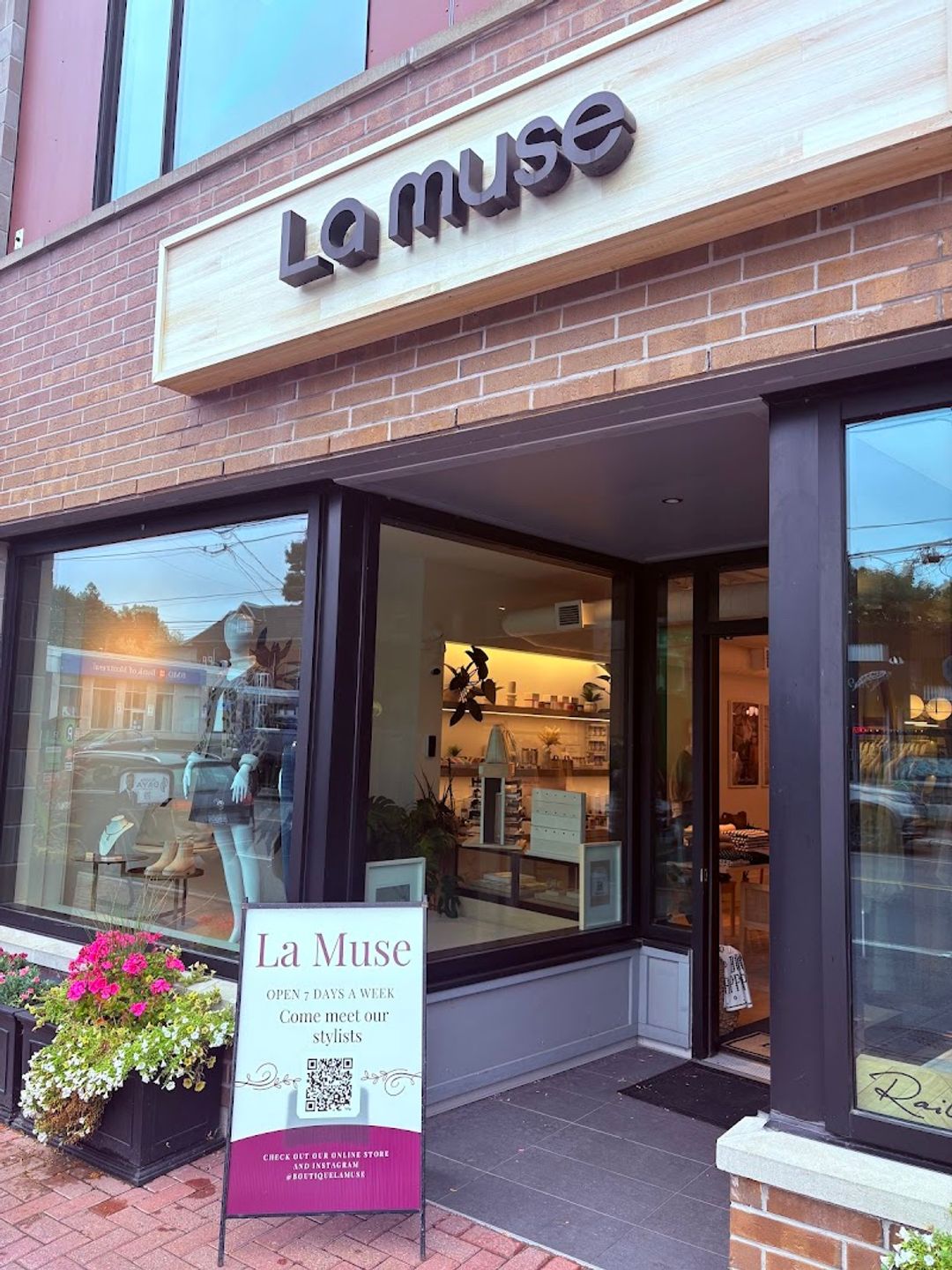 Boutique La muse Westboro Ottawa - 279 Richmond Rd, Ottawa | Corner