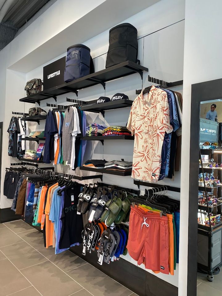 非売品！希少！Oakley 大型ヒストリー本　カタログ　店舗保管用 Oakley Store Harajuku - 神宮前トーラス 1F/B1F, 5-chōme-17−4