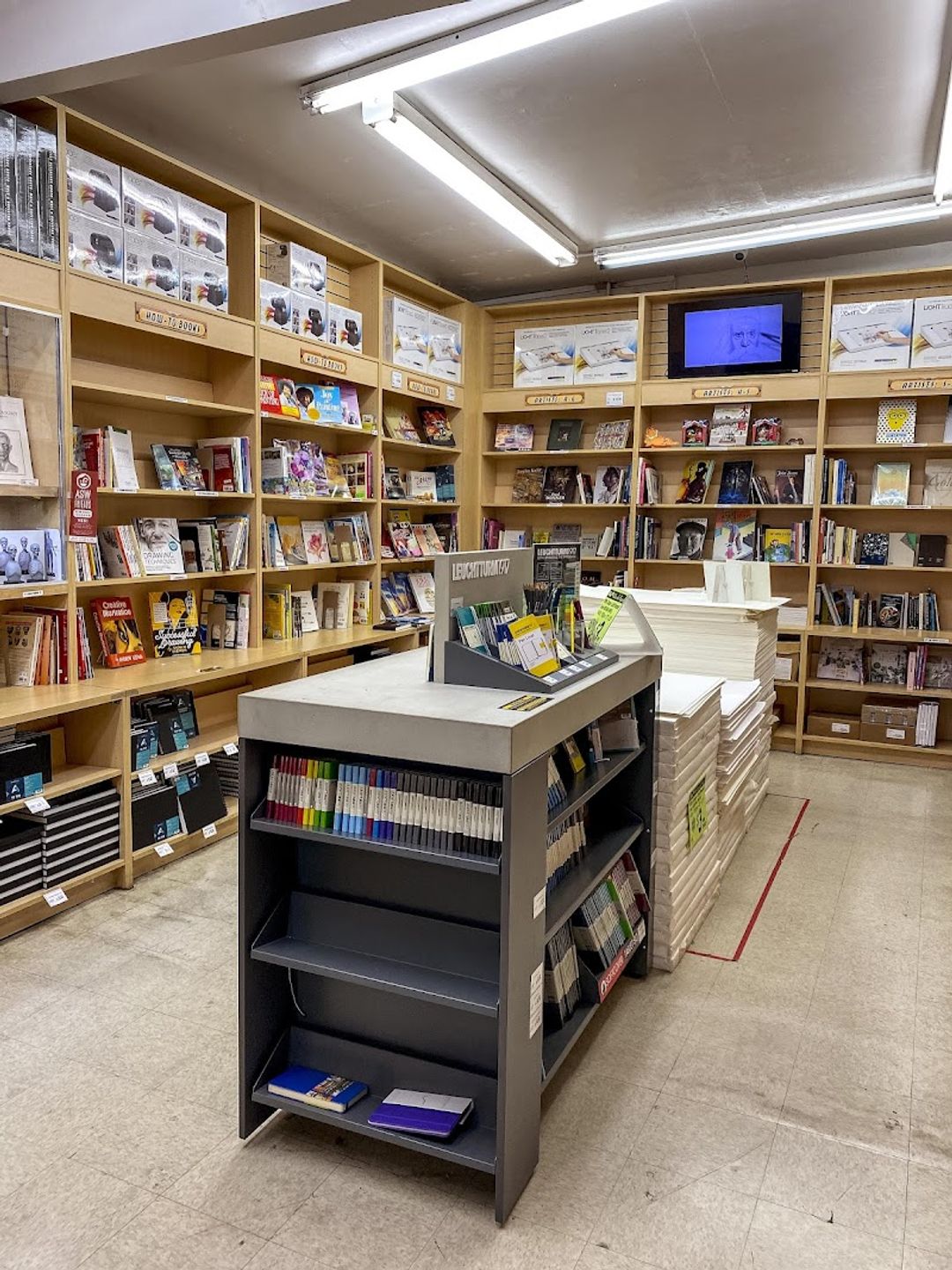 アート・デザイン・音楽 Shopping Experience Store & Showroom Art Supply Warehouse - 6672 Westminster Boulevard, Westminster