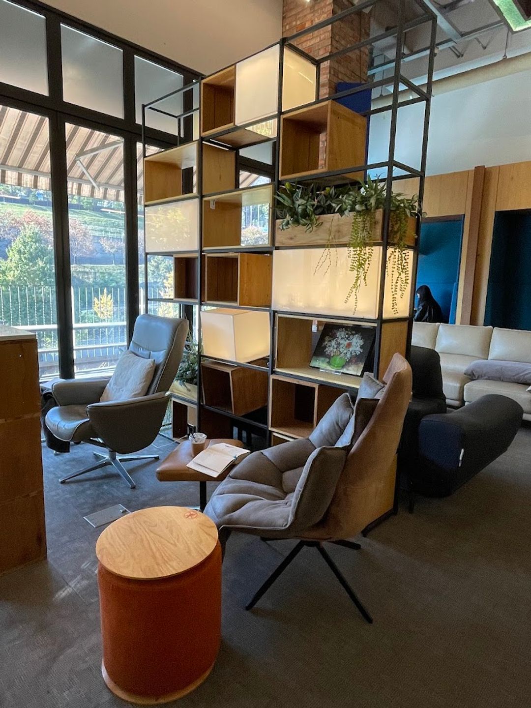 BOOKPARK LOUNGE - Yongsan District, Itaewon-ro, 294, Blue Square