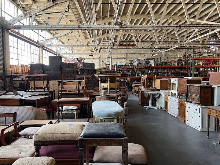 Vintage Junktion - 4436 Worth St, Los Angeles | Corner
