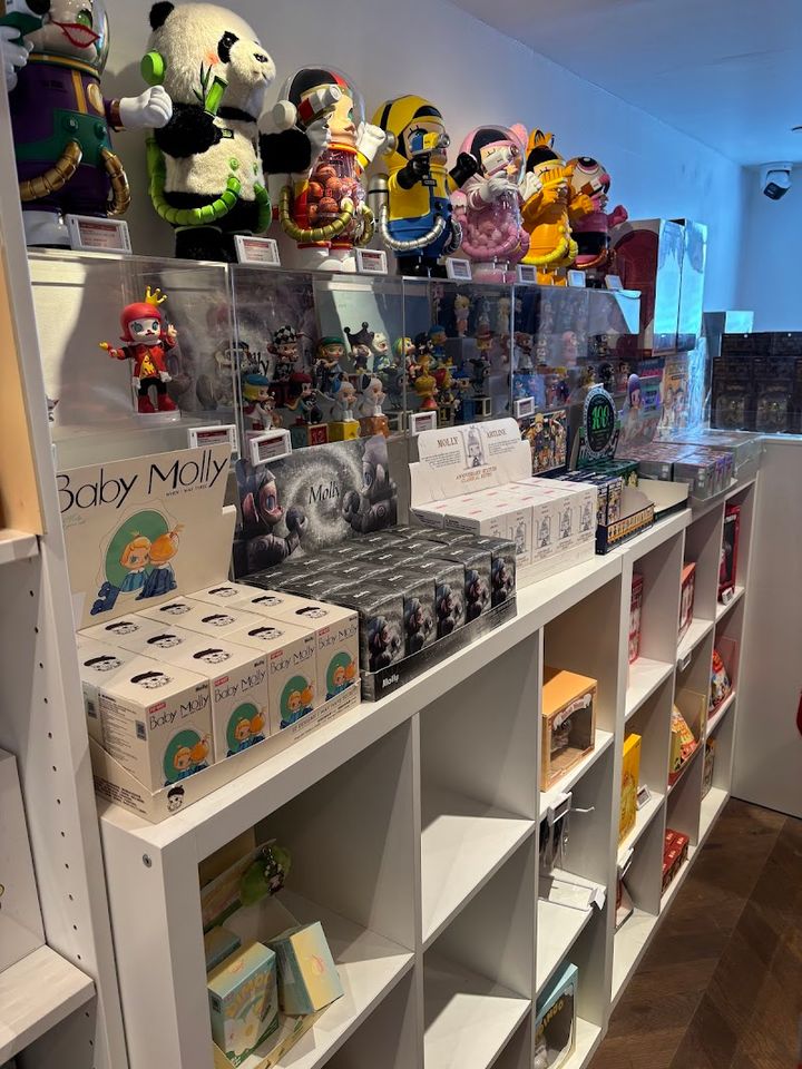 POP MART - 185 Greenwich St C1, L2055, New York | Corner