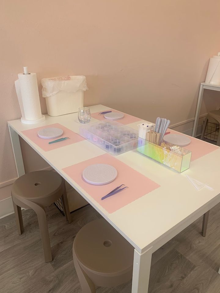 Pinku DIY Studio - 408 E 2nd St, Los Angeles | Corner