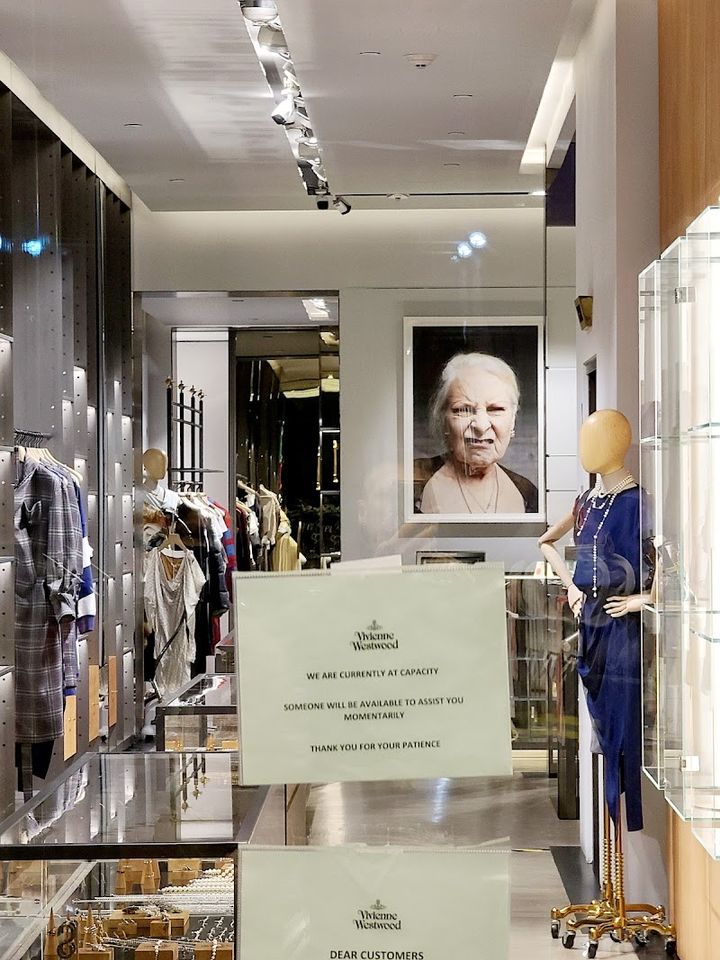 【チェルシーマーケット】Vivienne Westwood Vivienne Westwood New York - 14 E 55th St, New York | Corner