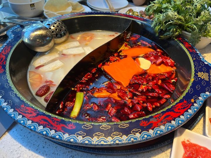 Lao Ma Tou Hot Pot 老码头火锅 - 288 106th Avenue Northeast #200