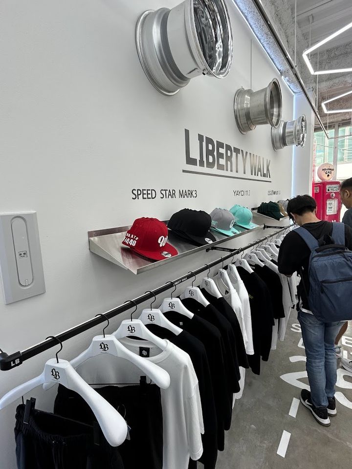 LIBERTY WALK TOKYO - 4-chōme-26-3 Jingūmae, Shibuya | Corner