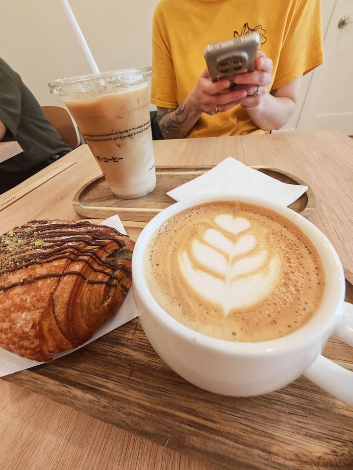 コーヒー kurukurupapa The Coffee - 150 Bloor St W, Toronto | Corner
