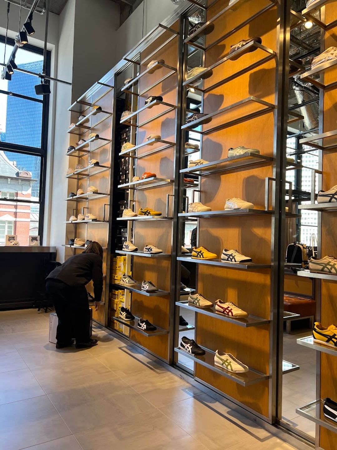 まっつー Onitsuka Tiger Marunouchi Store - Chiyoda City, Marunouchi, 2