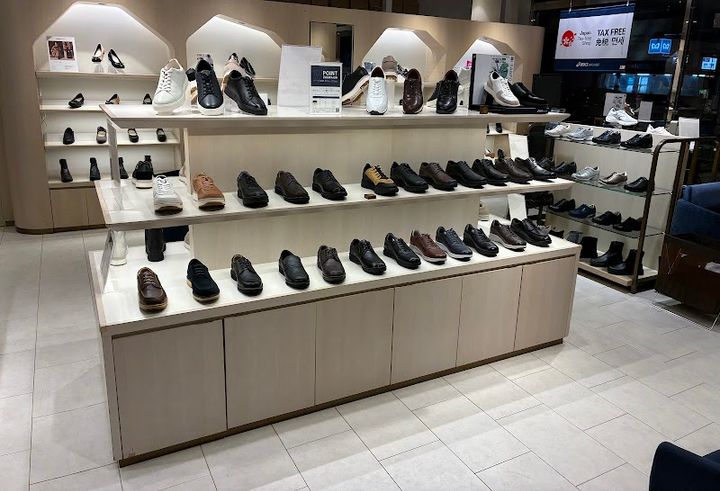 ASICS Walking Ginza Inz - Chuo City, Ginza, 西2−2 インズ2 1階