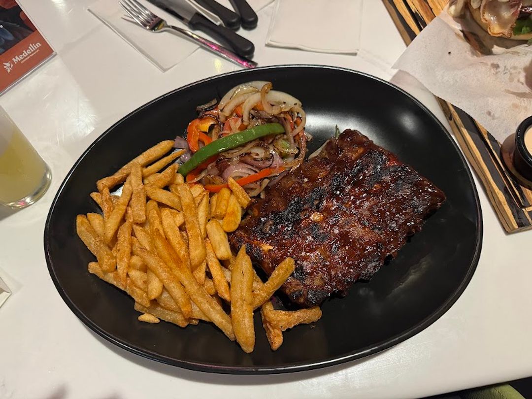 こばん Medellín Colombian Restaurant - 5909 South Blvd suite J, Charlotte