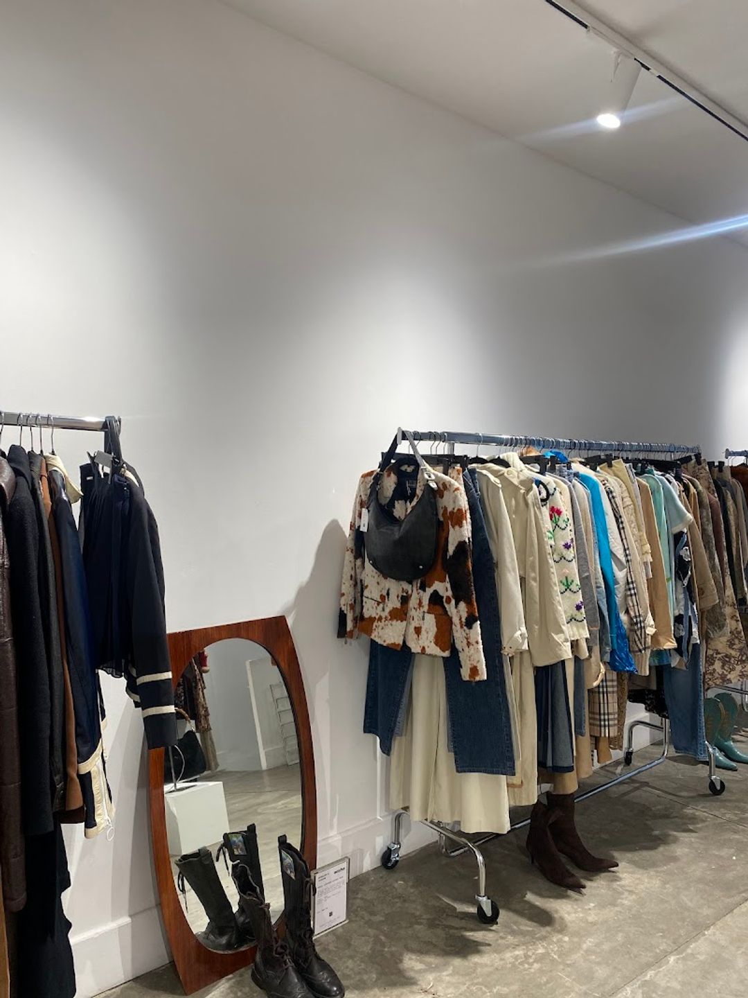 Iconic Vintage - 236 Rue Saint-Martin, Paris | Corner