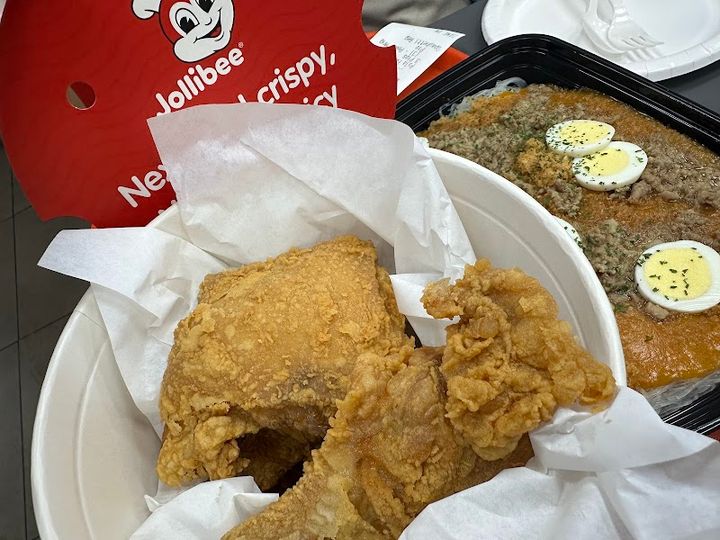 Jollibee - 3890 S Maryland Pkwy, Las Vegas | Corner