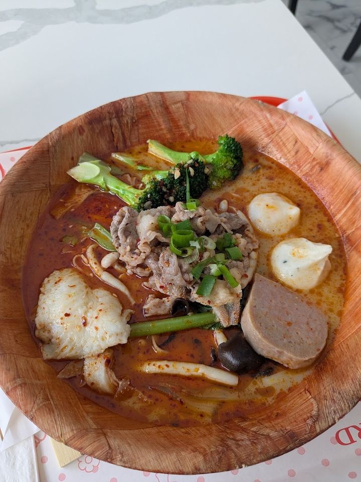 ♡ピッカピカ中華♡ YI PIN MALA TANG （麻辣烫） - 726 Kapahulu Ave, Honolulu | Corner