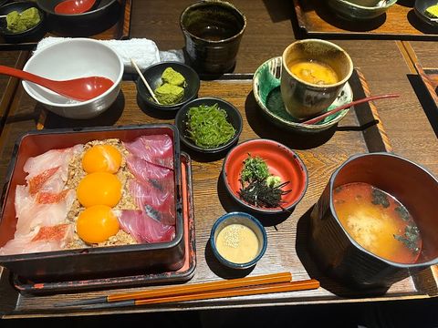 幸運到来（こううんとうらい） Robatayaki to Nihonshu Goenmon Ueno Honten - 4-chōme-2-4 Ueno
