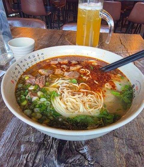 Golden Dragon Hot Pot 金龍火锅 - 30 Brentwood Common NW unit130