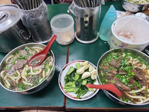 四平街番茄牛肉麵 - No. 93, Siping St | Corner