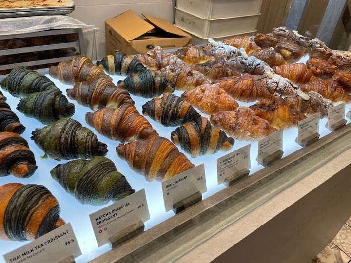その他  BAKERY Bake Code Croissanterie - 626 Yonge St, Toronto | Corner
