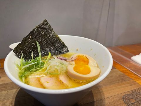 Menya Musashi Kanzan - No. 18號, Lane 121, Section 1, Zhongshan N