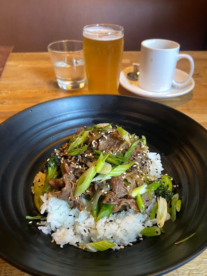 Malone's Taphouse - 608 W Pender St, Vancouver | Corner