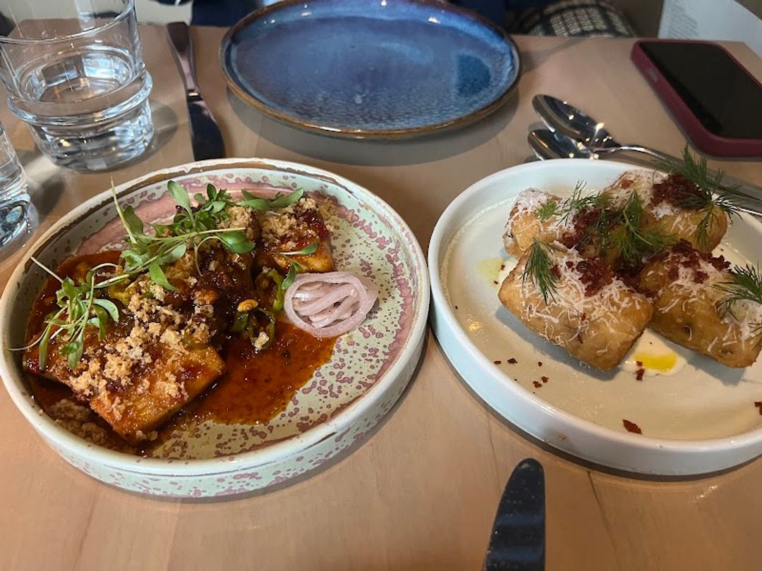 HERMOSA ハモサ　DINER4 Kama - 211 11 Ave SW #211, Calgary | Corner