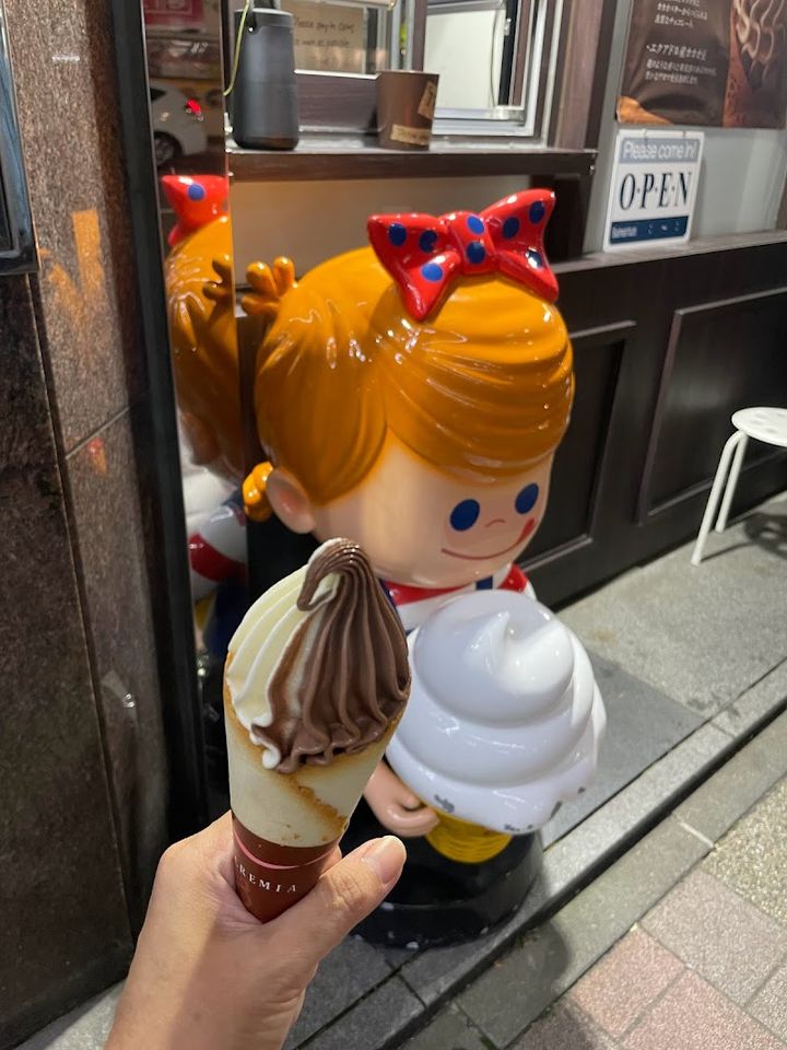 The soft cream house - サッポロドラッグストアー狸小路大王ビル店内