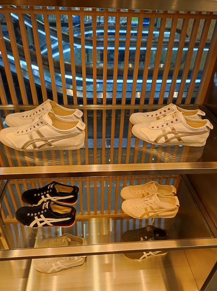 Onitsuka Tiger Kyoto - 385 Komeyachō, Nakagyo Ward, Kyoto | Corner