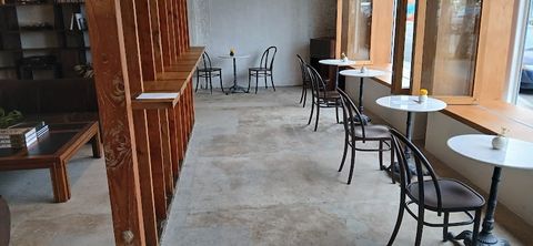 Comet over Delphi - 115 N Ave 59, Highland Park | Corner