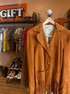 Gator's Vintage - 330 East 2nd Street ste b, Los Angeles | Corner