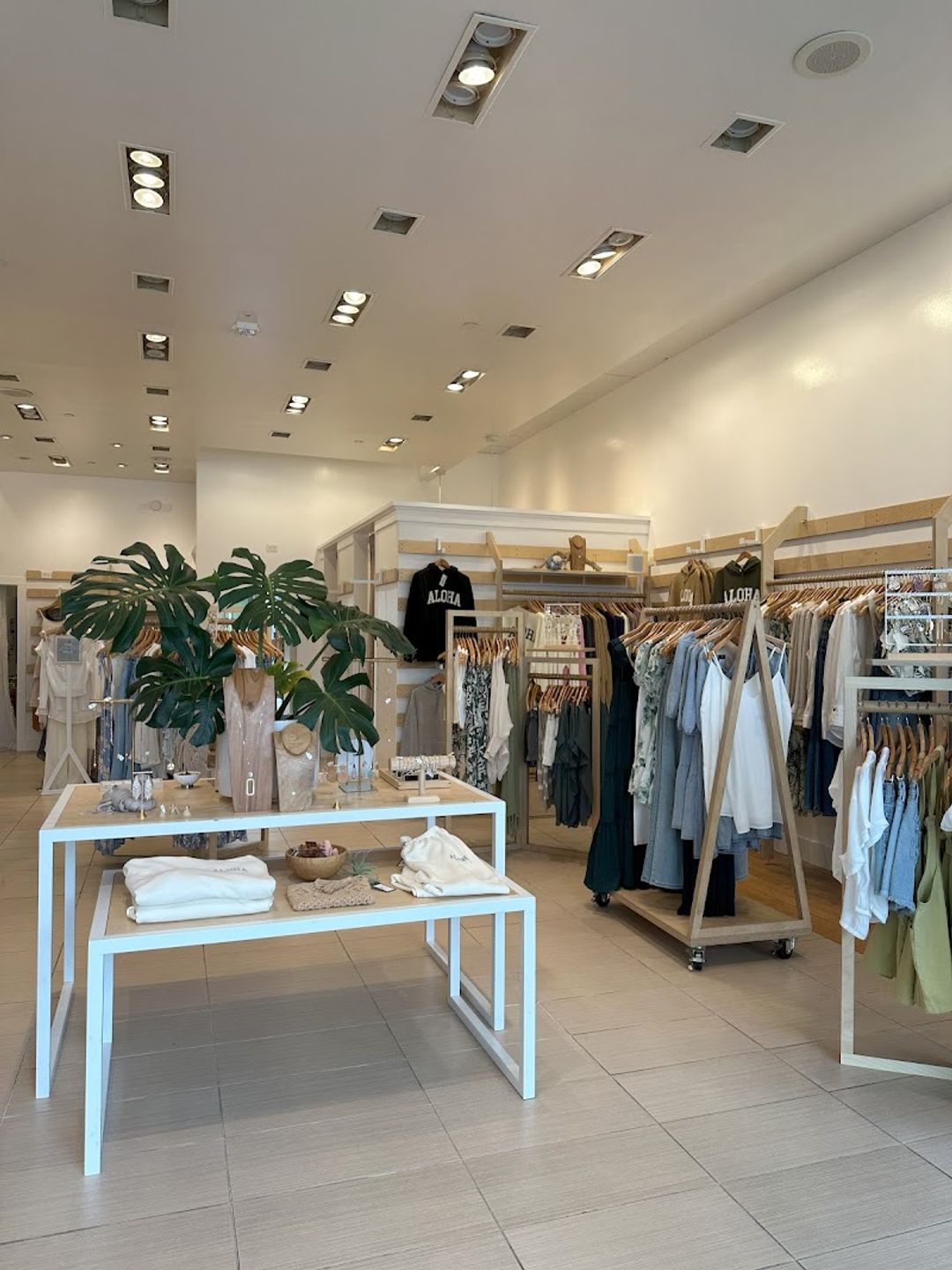 Mahina Clothing - Ala Moana Center, 1450 Ala Moana Blvd #3206