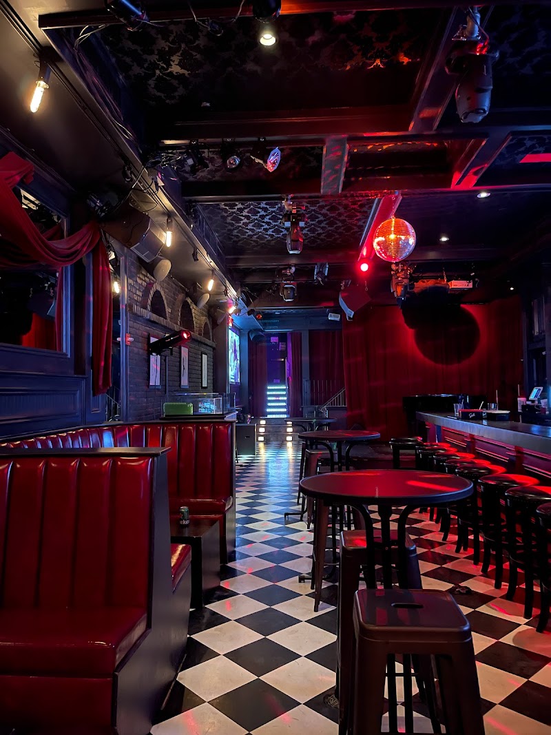 THE Q NYC - 795 8th Avenue, New York | Corner