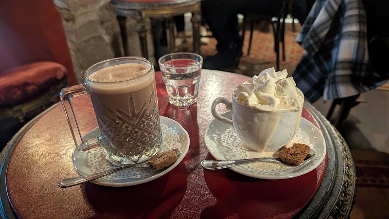 Café & Conditorei 1842 - Napfgasse 4, Zürich | Corner