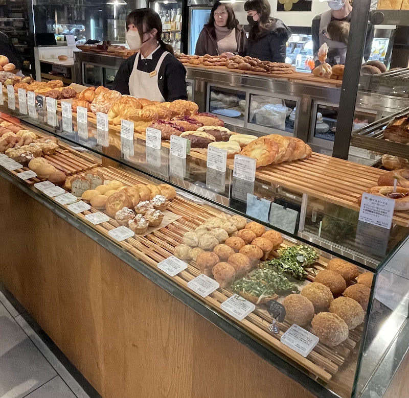 Bakery Donsuke - 7-chōme-13-3 Shinjuku, Shinjuku City | Corner