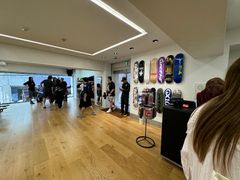 Supreme Harajuku - Shibuya, Jingūmae, 4-chōme−32−7 神崎ビル 2F