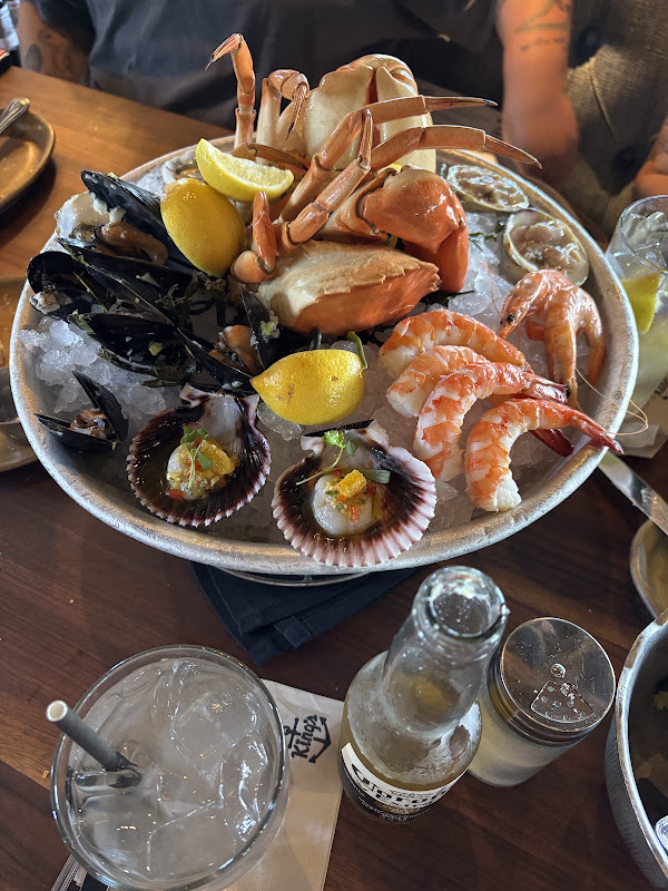 ビュッフェ　ボーリウの港 King's Fish House - 1521 W Katella Ave Dining, Orange | Corner