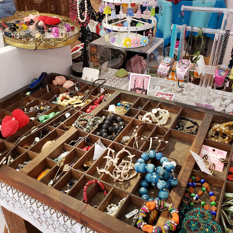 Pink Dreams Vintage - 726 Fredericksburg Rd, San Antonio | Corner