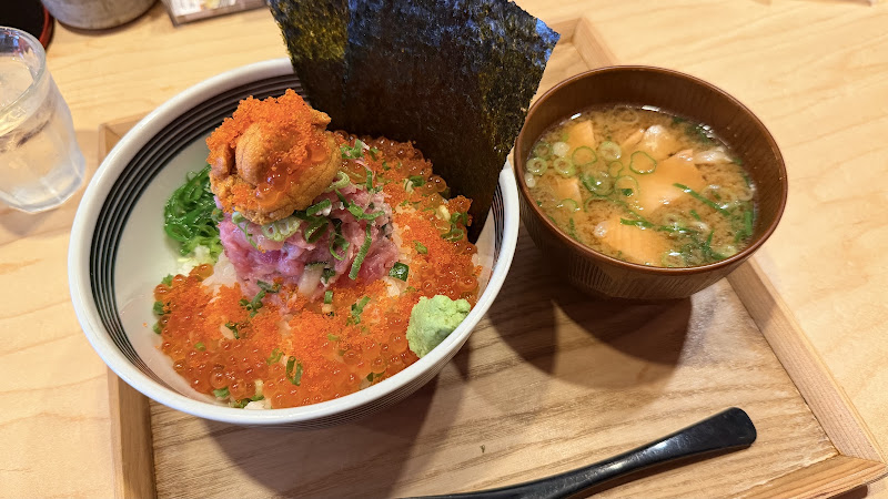 Totoya とと家 Kaimuki - 1127 12th Ave, Honolulu | Corner