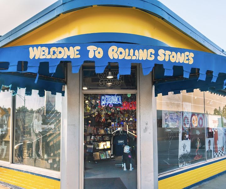 Rolling Stones - 7300 W Irving Park Rd, Norridge | Corner