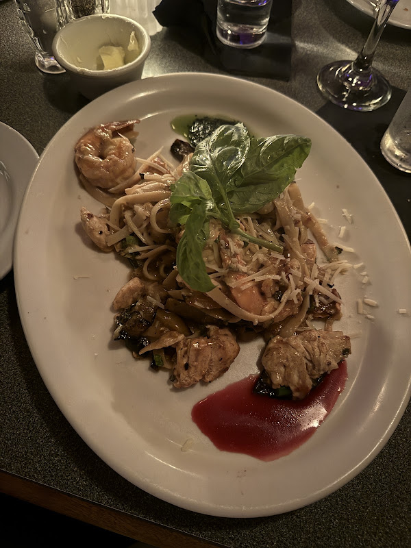 Moxie Restaurant - 1/2 95811, 2028 H St, Sacramento | Corner