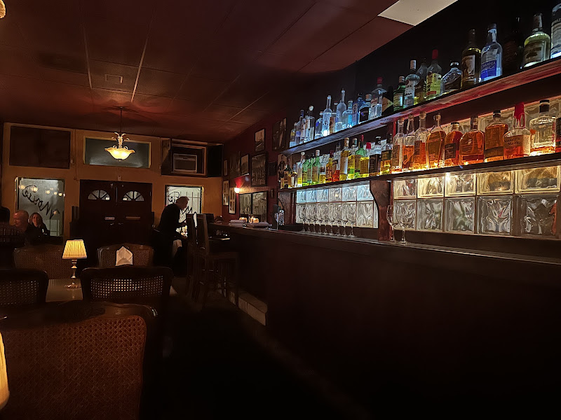 Moxie Restaurant - 1/2 95811, 2028 H St, Sacramento | Corner