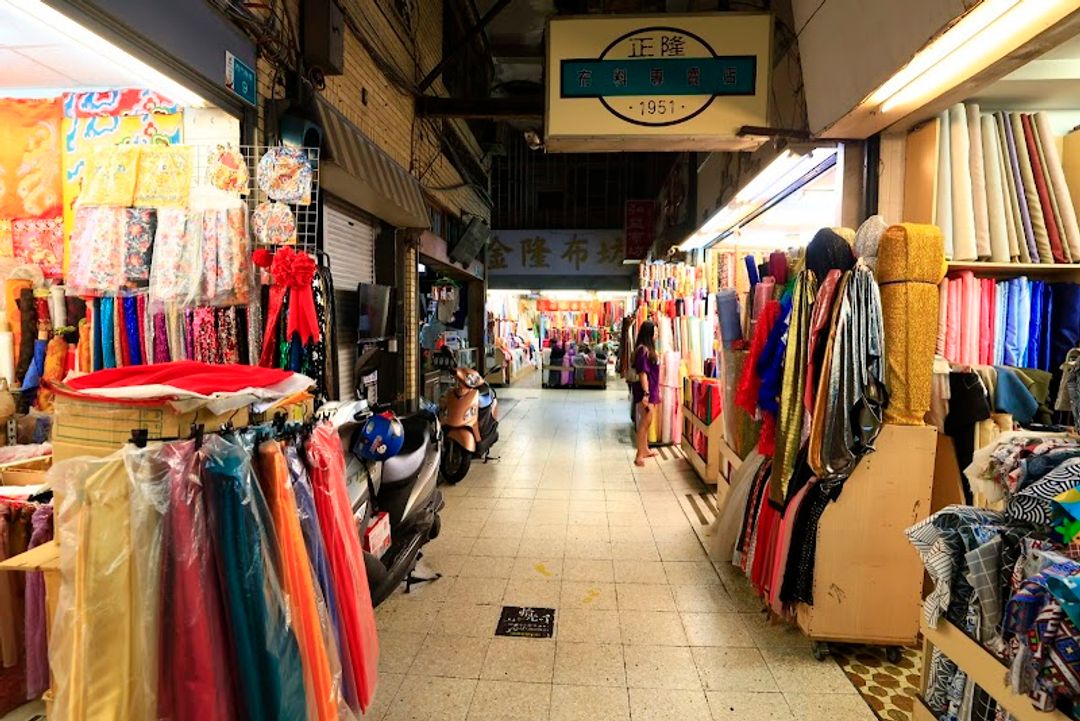 日々の市　2口 Asakusa Shopping Centre - Section 2, Ximen Rd, 與號正興街交界 | Corner